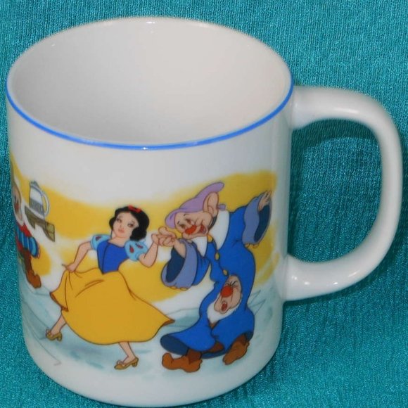 Coffee Mug. Disneyland, Japan - Picture 1 of 6